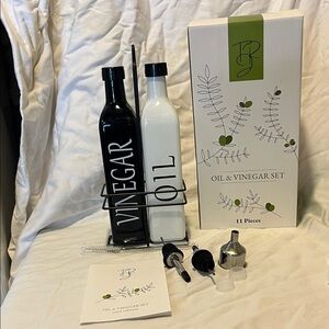 New Oil & Vinegar Set 11 pieces